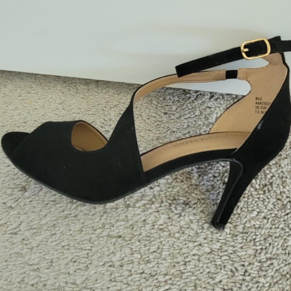 Dream Pairs Black Strappy Heels Size 7.5 | Elegant Ankle Strap Sandals | Classic - Picture 2 of 6